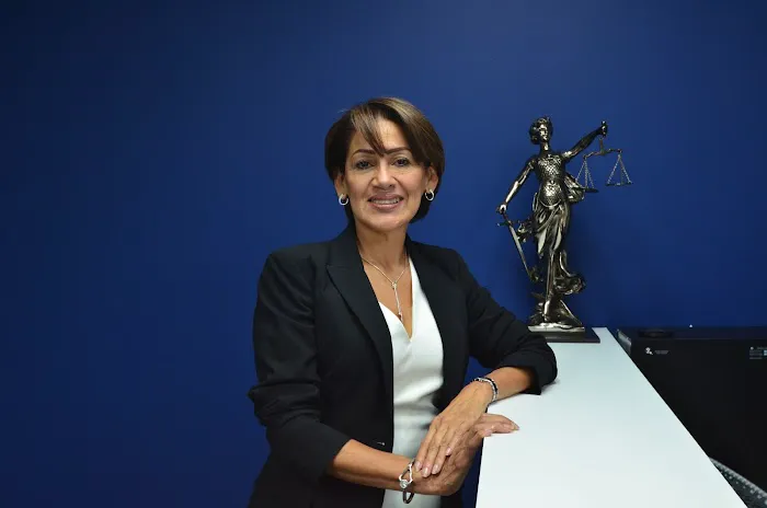 Escobar Law Firm, PLLC - hablamos español! 1