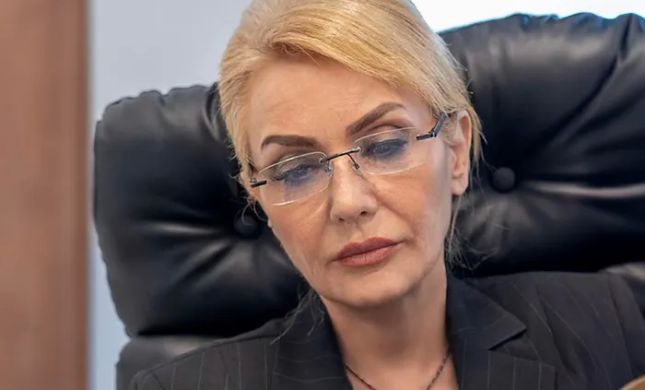 Kate R Law