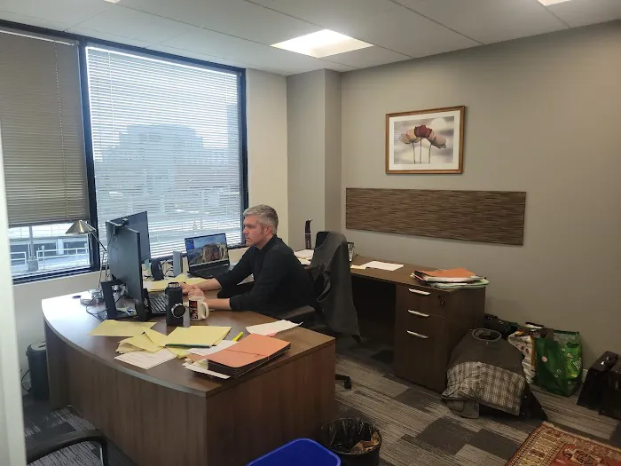 Paré & Associates, LLC 2