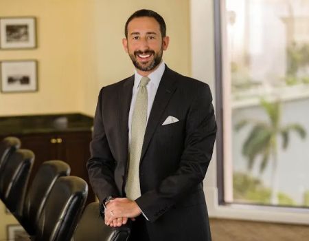 Aaron J Horowitz