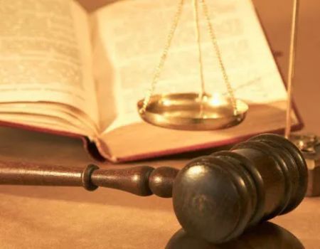 De Varona Law