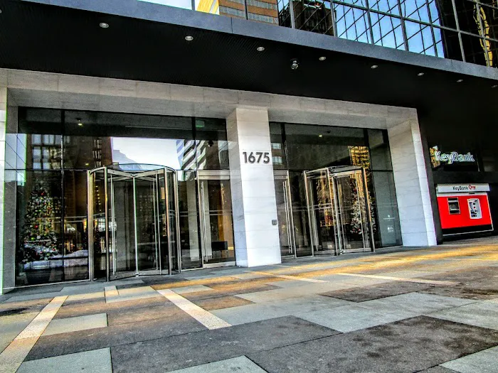 The Holt Group LLC 0