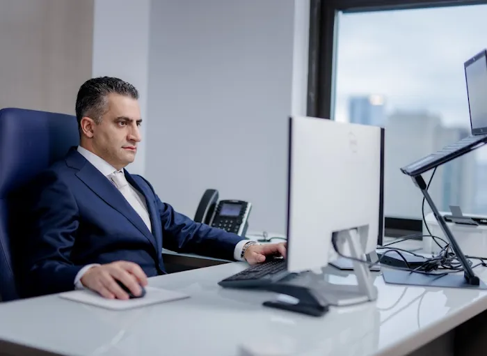 Mizrahi Kroub LLP 9
