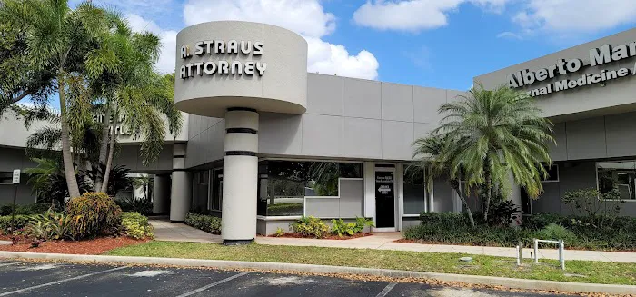 Straus & Associates, P.A. 0