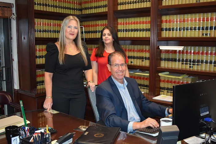 Law Offices of Robert E. Gluck 1