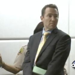 Los Angeles Criminal Defense Lawyer Chad Lewin ico