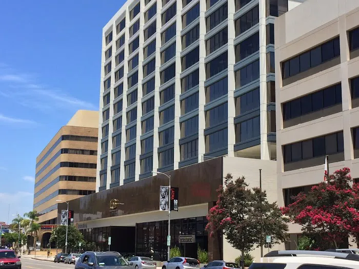 Kaufman McAndrew LLP 1