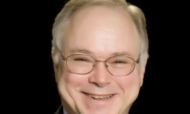 Stephen T. Holzer