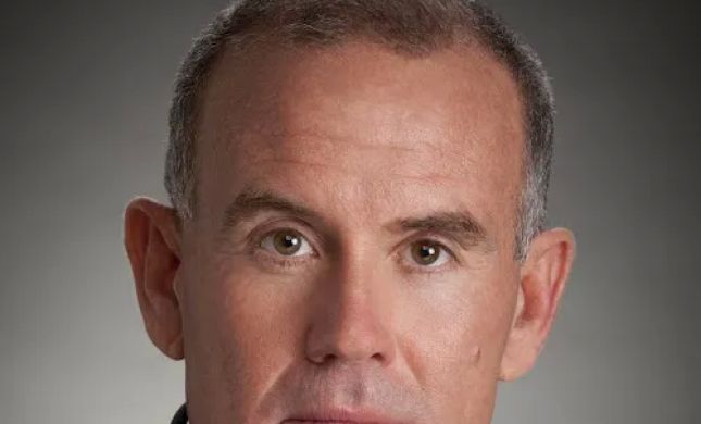 Robert W Kelley