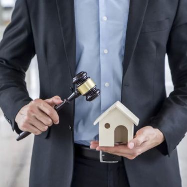 Top-Rated Real Estate Attorneys for Property Disputes in the US