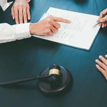 Find a Lawyer for Non-Compete Clauses in Contracts: Protect Your Rights