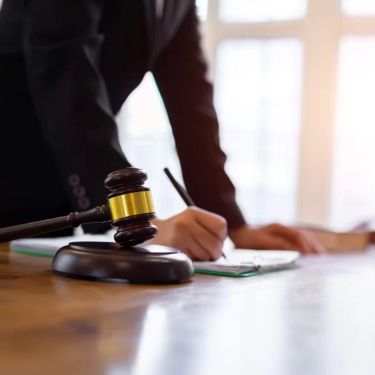 Legal Representation for Small Business Owners: Why It Matters and How to Find the Right Lawyer