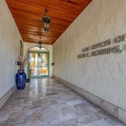 Law Offices of Russ E. Robbins, P.A ico