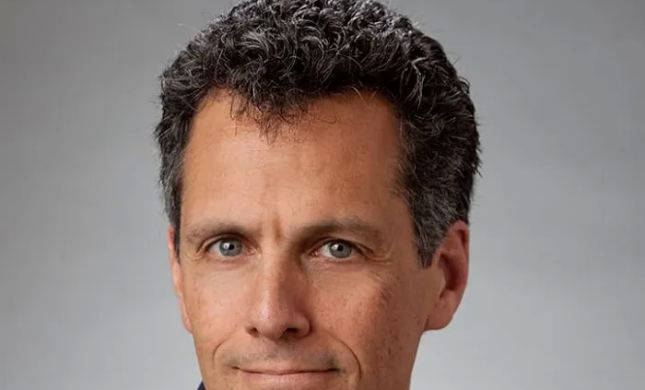 Foley & Lardner LLP: Jonathan E. Moskin