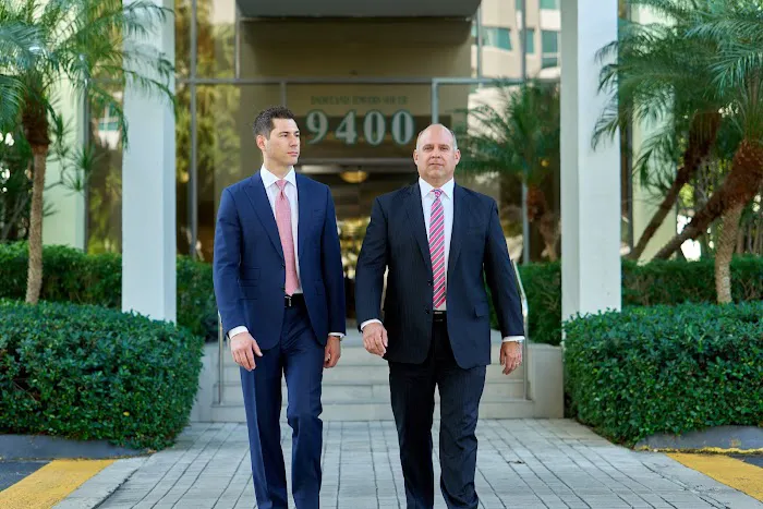 Viñas & DeLuca Injury & Accident Lawyers 7