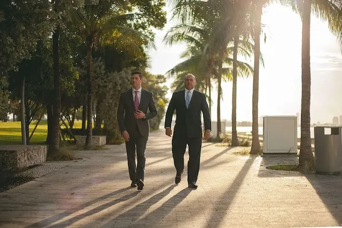 Viñas & DeLuca Injury & Accident Lawyers 10