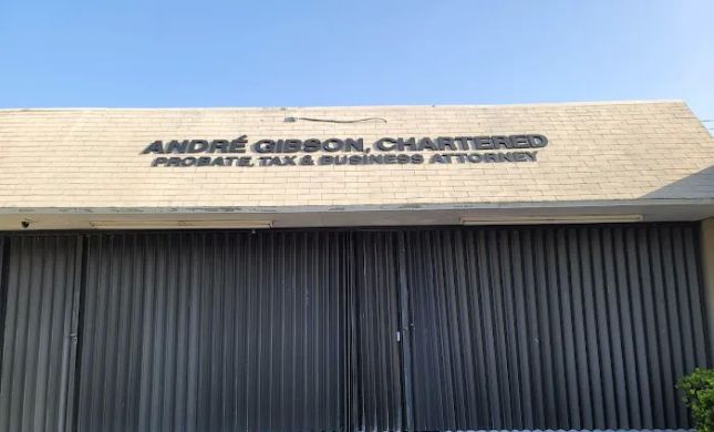 André Gibson, Chartered