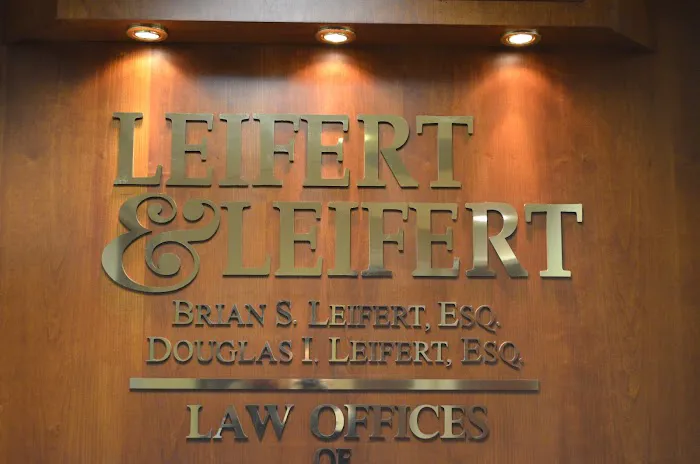 Leifert & Leifert 8