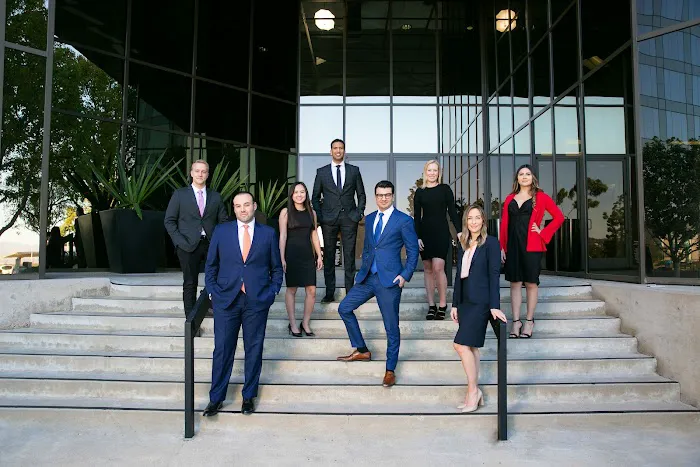 E & L LLP 0