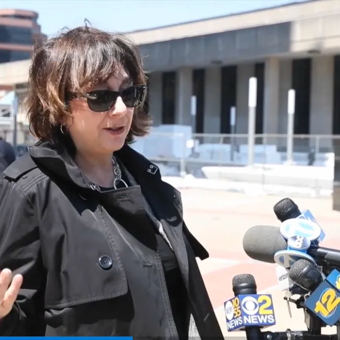 The Law Office of Lisa Pelosi 4