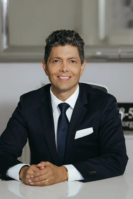 Abogado de Inmigración Jorge Rivera 4