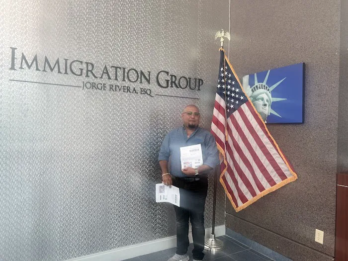 Abogado de Inmigración Jorge Rivera 7