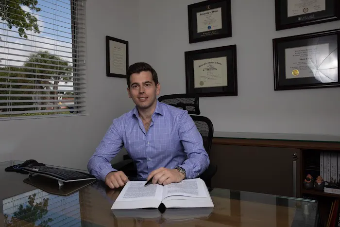 Lavent Law Personal Injury Lawyer 3