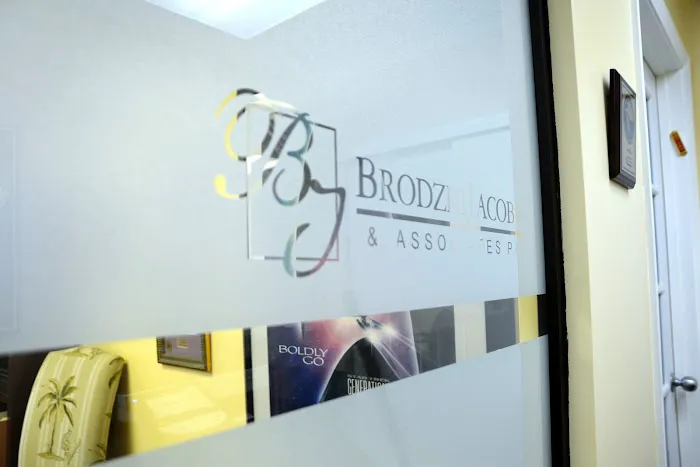 Brodzki Jacobs 8
