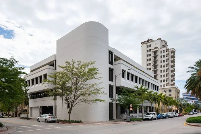 Fitzgerald & Isaacson LLP 0