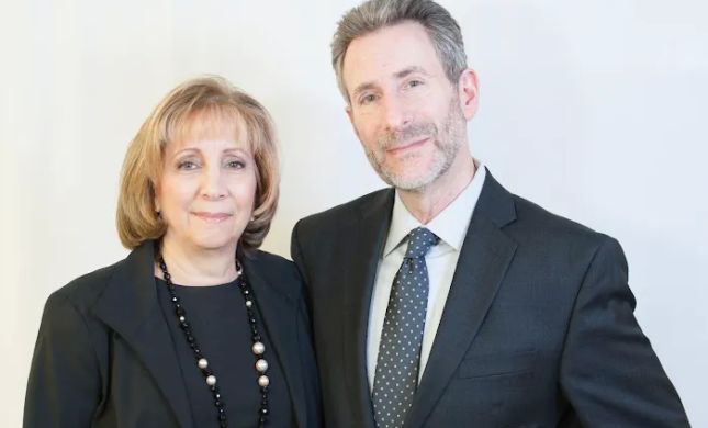 Stern & Stern LLP: Stern Lawrence P