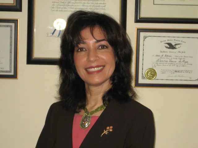 Desiree de Moya, Esq. 0