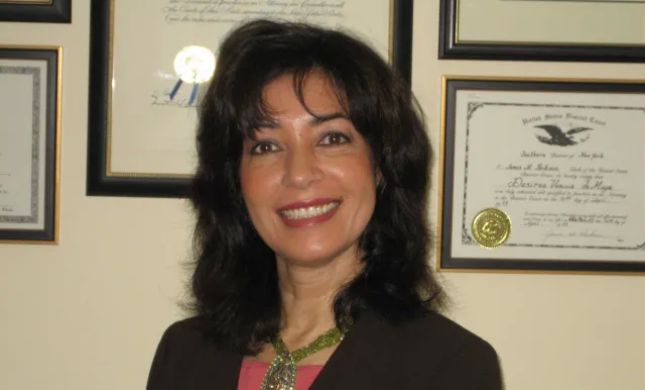 Desiree de Moya, Esq.