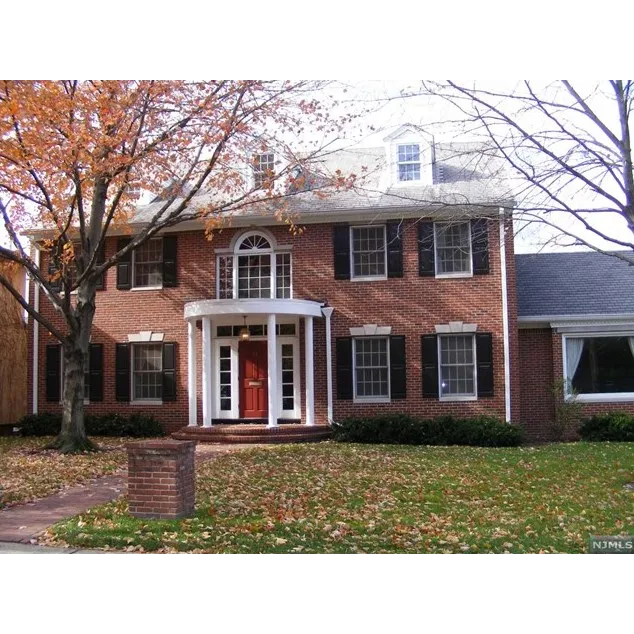 The Law Offices of Perez and Bonomo 4
