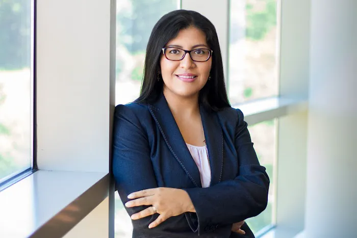 Law Office of Neda Rosales-Chavez Esq. Abogada De Inmigración 1