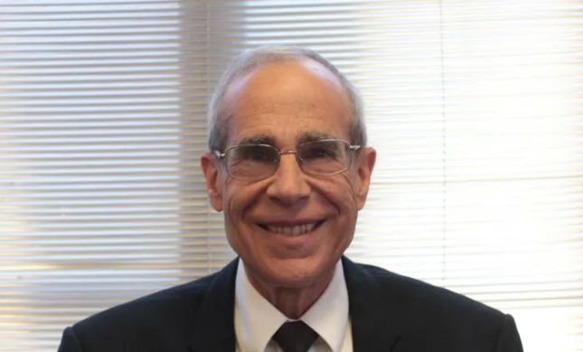 R Altshuler Esq