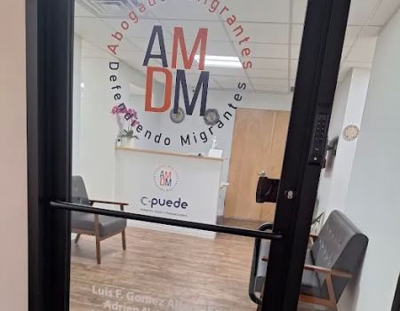 Abogados Migrantes Defendiendo Migrantes