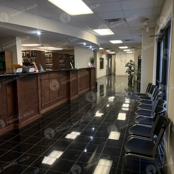 Abogados Manuel Solis 8