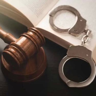 The Crucial Role of a Criminal Lawyer in Trial Defense