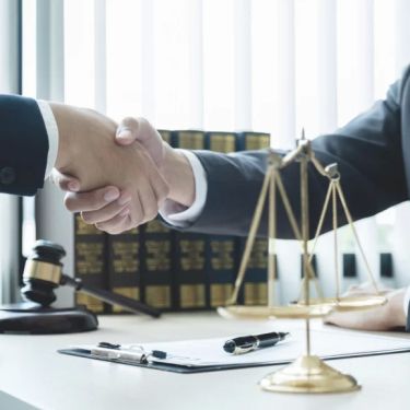 How to Find a Lawyer for Business Disputes: Expert Tips and Trusted Guidance