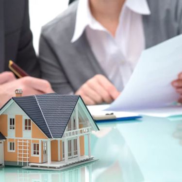 Finding a Lawyer for Real Estate Transactions: Your Guide to Smooth Property Deals