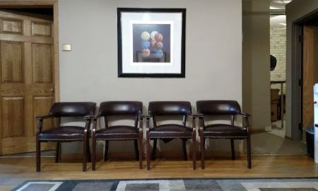 Robert Wilson & Associates