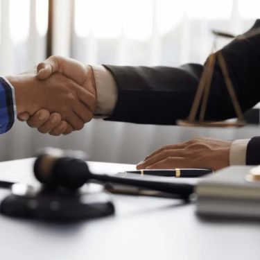 Best Law Firms for Business Litigation: How to Choose the Right Legal Partner