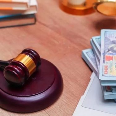When You Need an Antitrust Lawyer: Signs and Solutions