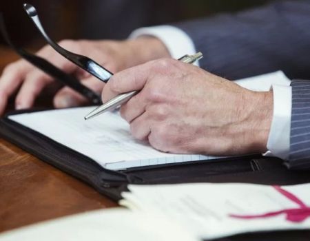 Can a Handwritten Will Be Enforced in Court? Learn the Requirements and Legal Insights