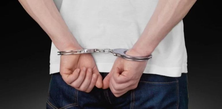 Understanding the Role of a Public Defender vs Private Defense Attorney