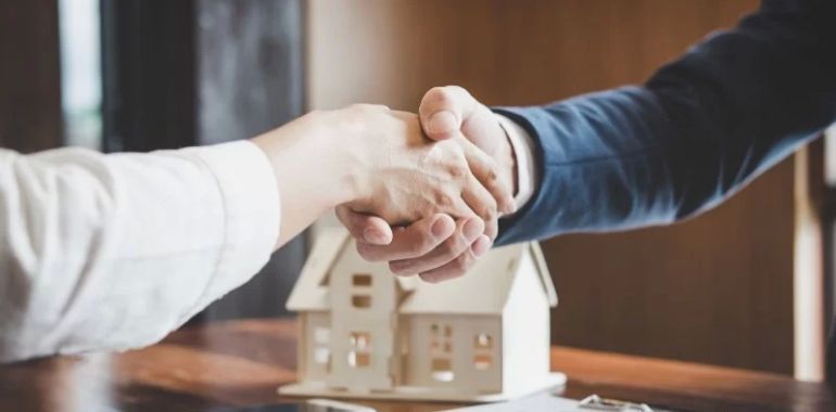 The Role of Real Estate Lawyers in Closing Transactions